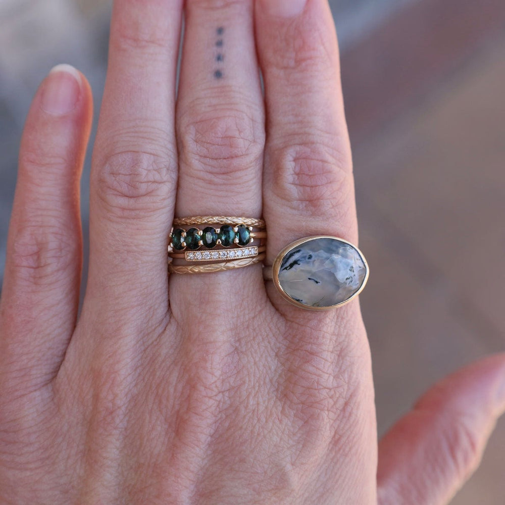 
                      
                        RNG-14K Jamie Joseph Oval Inverted Moss Agate Ring
                      
                    