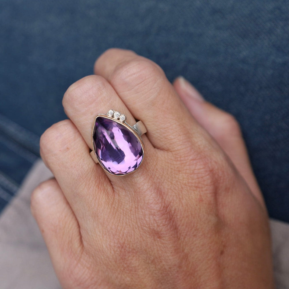 
                  
                    RNG-14K Jamie Joseph Vertical Inverted Teardrop Amethyst & Triple Satellite Diamond Ring
                  
                