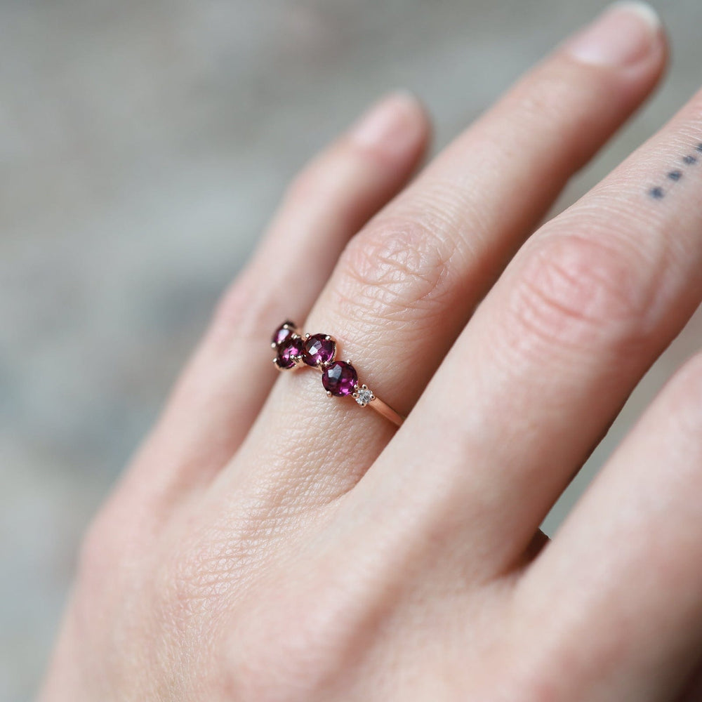 
                  
                    RNG-14K Rose Gold 4mm Round Rhodolite Ring
                  
                