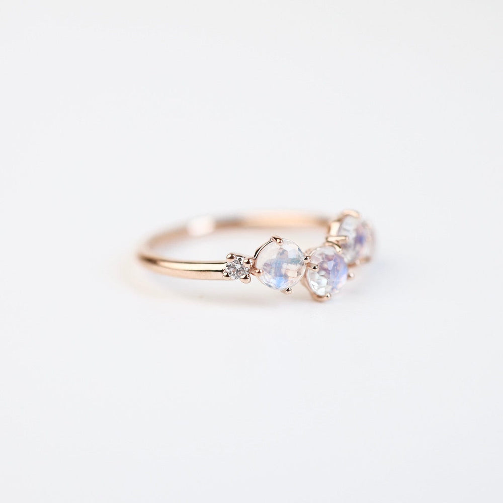 
                  
                    RNG-14K Rose Gold Round Rainbow Moonstone Ring
                  
                