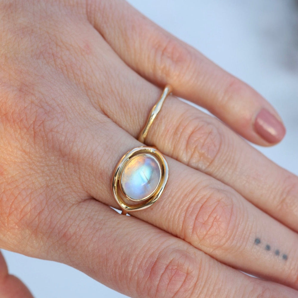 
                      
                        RNG-14K Vision Ring - Moonstone
                      
                    