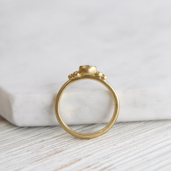 RNG-18K 18k Yellow Gold 'Katharine' Diamond Ring