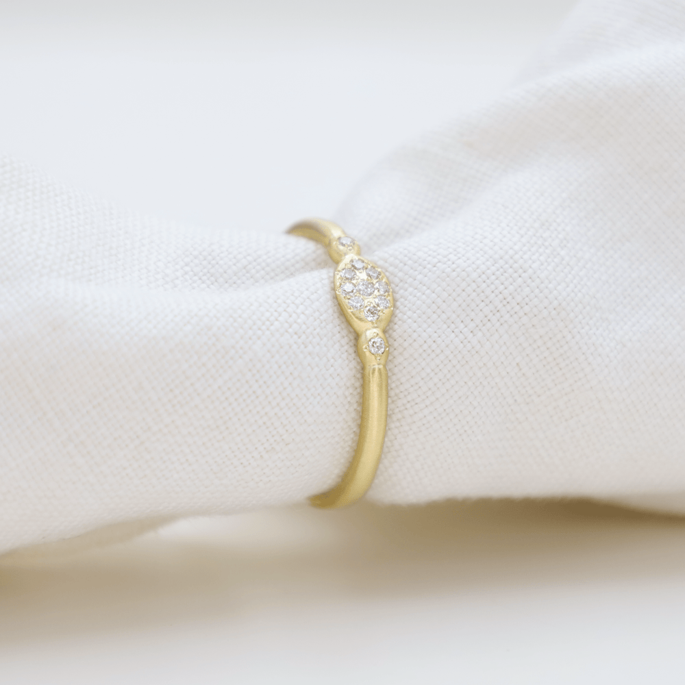 
                  
                    RNG-18K Oval Floret Diamond Charm Ring
                  
                