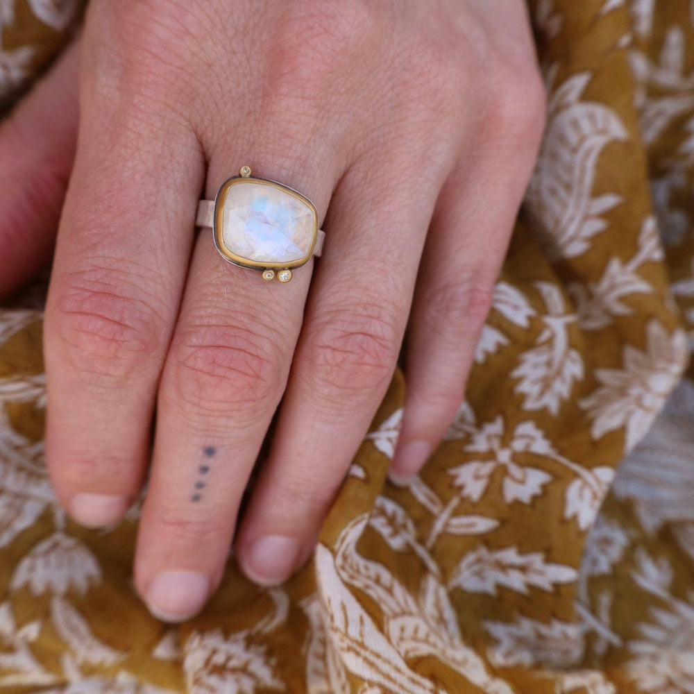 
                      
                        RNG-22K 22k Bezel Set Rosecut Moonstone Ring with 3 Diamonds
                      
                    