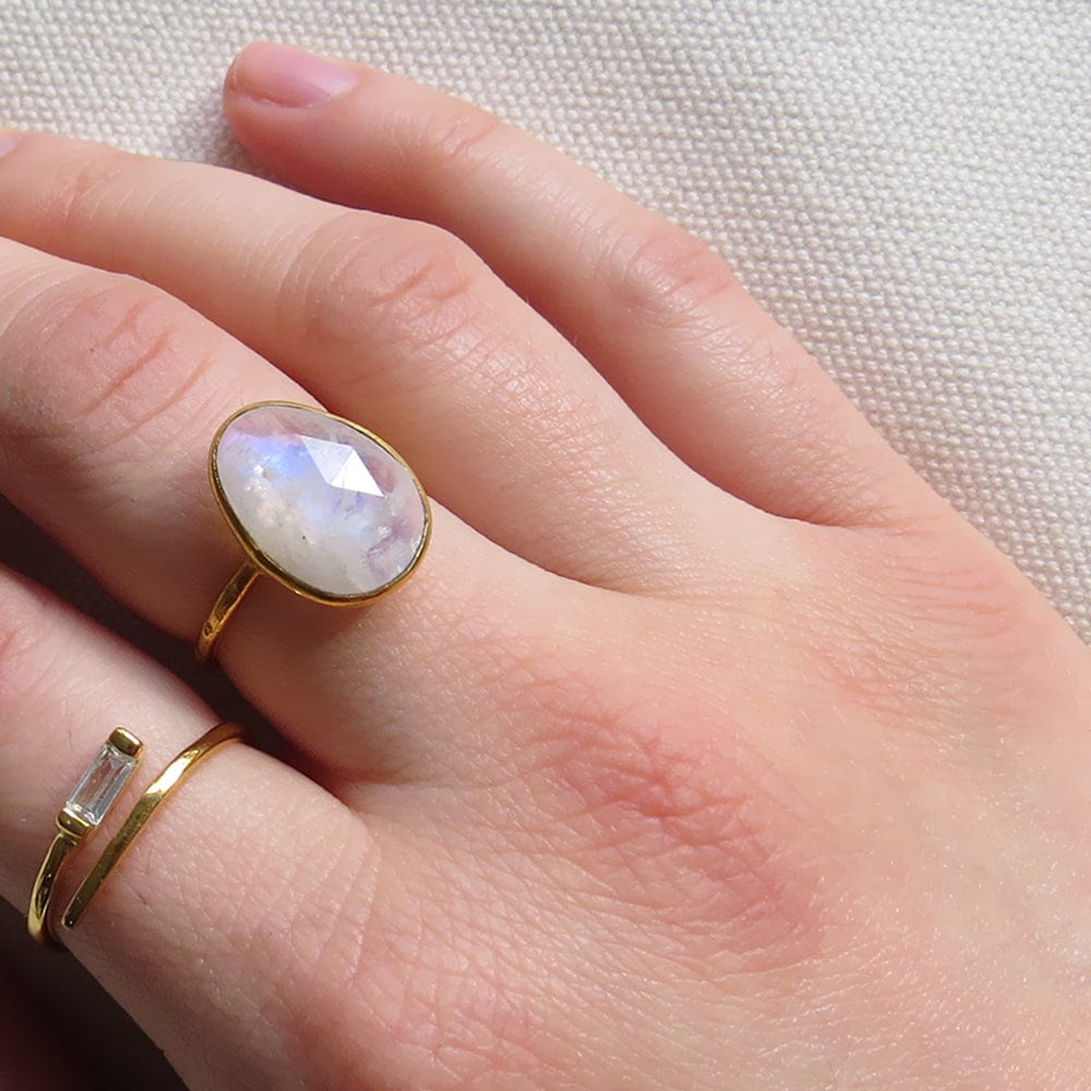 RNG-GPL GOLDPLATED CUT MOONSTONE RING