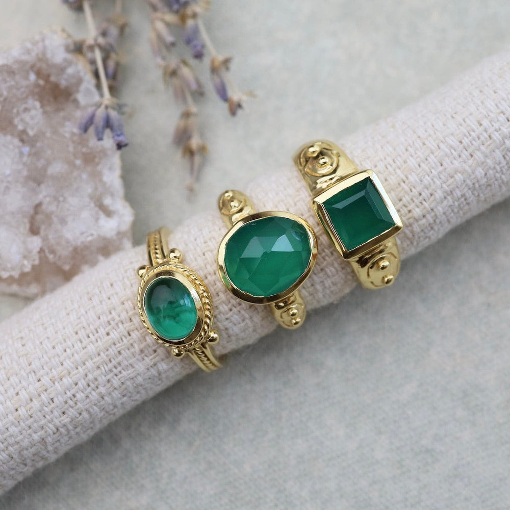 
                      
                        RNG-GPL Green Onyx Boho Oval Ring
                      
                    