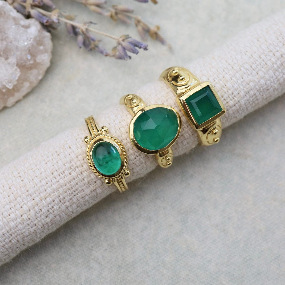 
                      
                        RNG-GPL Green Onyx Boho Oval Ring
                      
                    