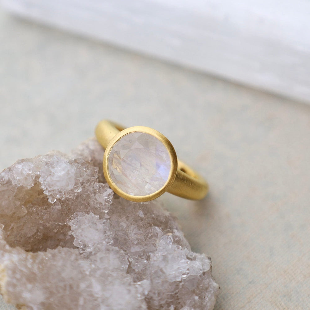 
                  
                    RNG-GPL Joy Rainbow Moonstone Ring
                  
                