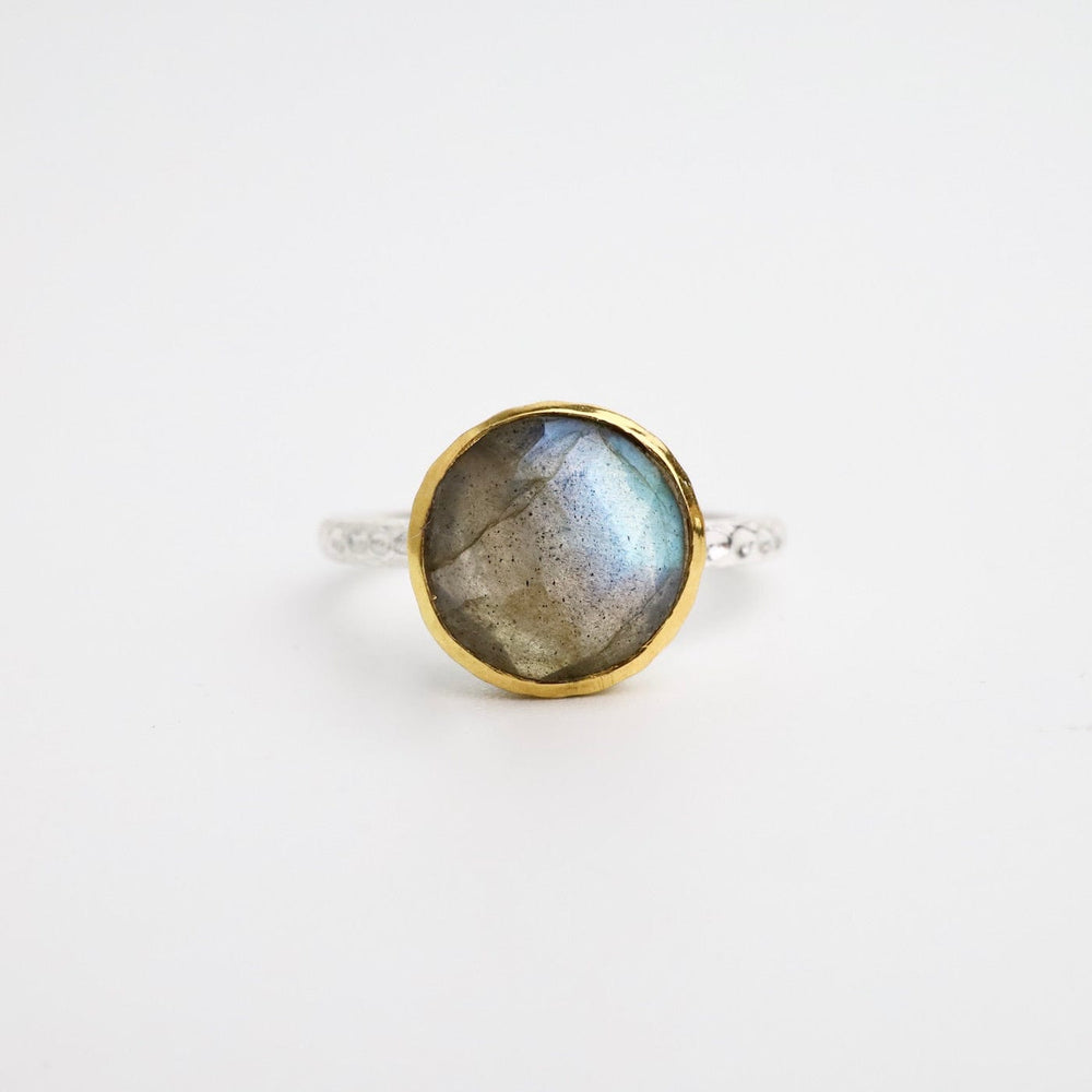 RNG-GPL Labradorite Hammered Silver Ring