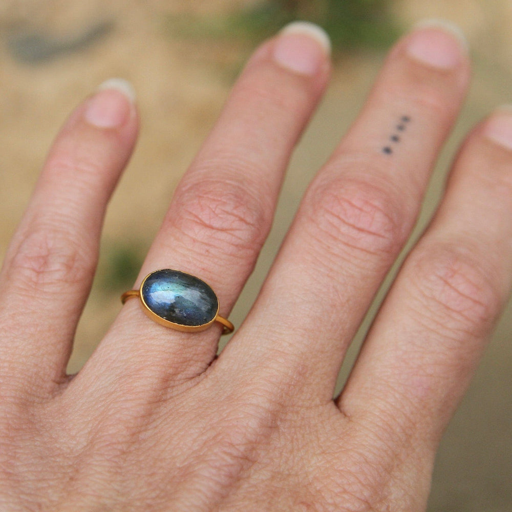 RNG-GPL Oval Cabachon Labradorite in Gold Plated Brass Ring