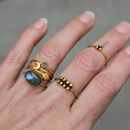 RNG-GPL Oval Cabachon Labradorite in Gold Plated Brass Ring