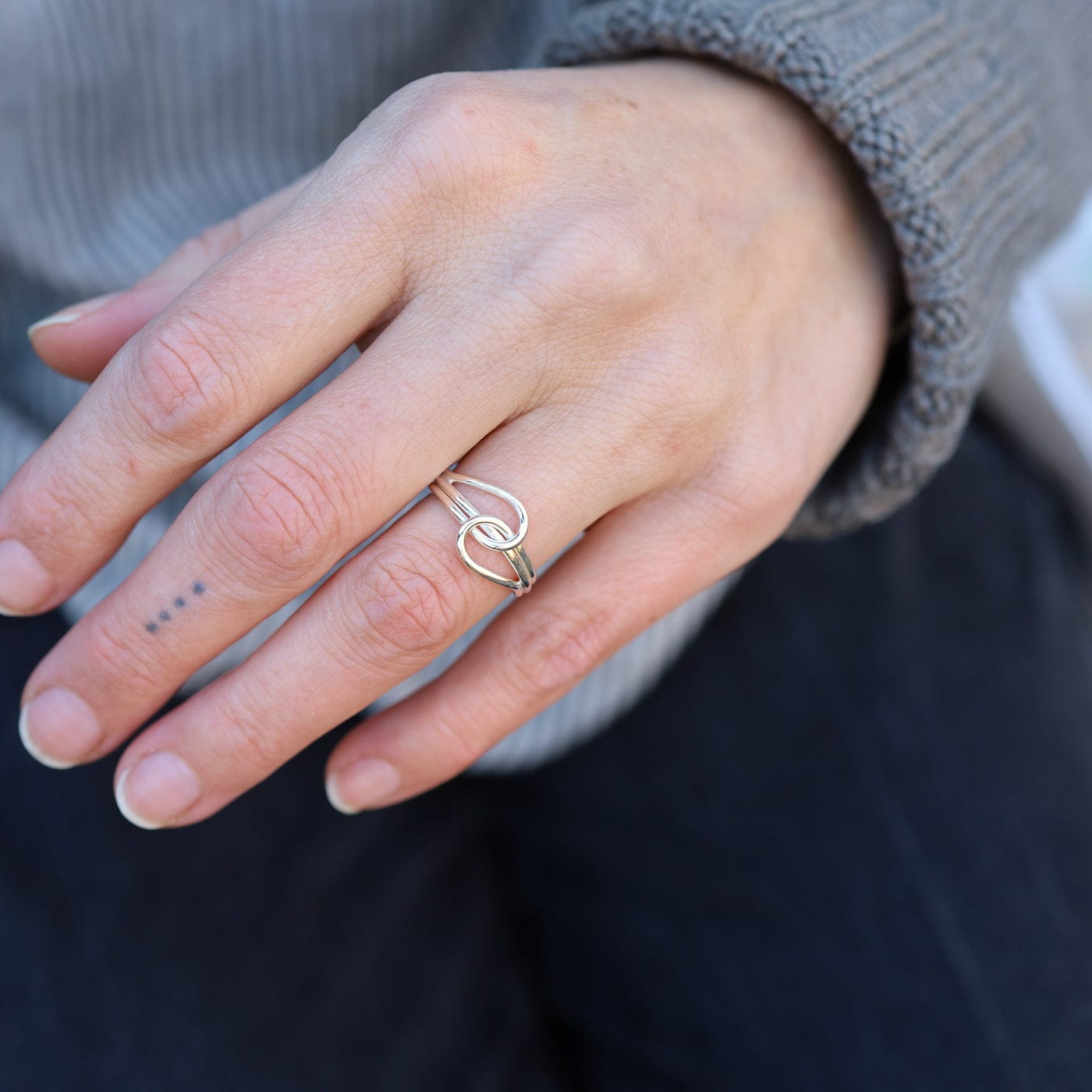 Interlocking Loops Ring - Sterling Silver – Dandelion Jewelry