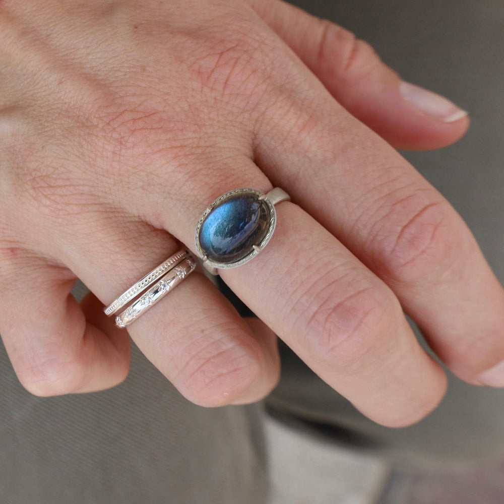 RNG Labradorite Horizontal Prong Ring