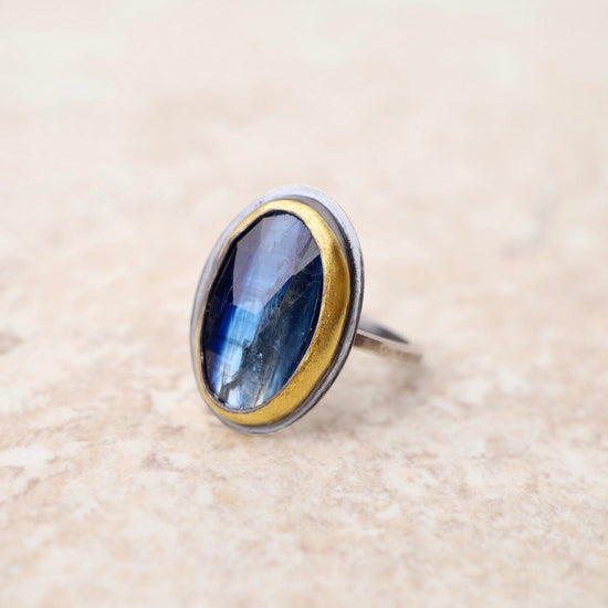 RNG Oval Crescent Rim Ring with Bi-Color Kyanite