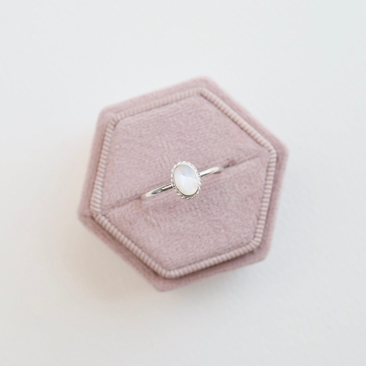 RNG Oval Mother of Pearl Silver Ring