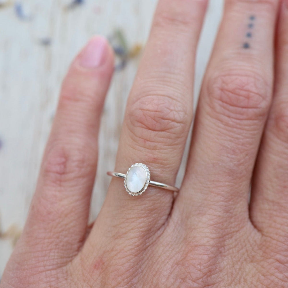 RNG Oval Mother of Pearl Silver Ring