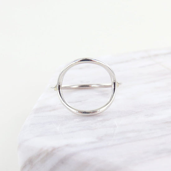Load image into Gallery viewer, RNG SILVER OPEN CIRCLE WIRE RING
