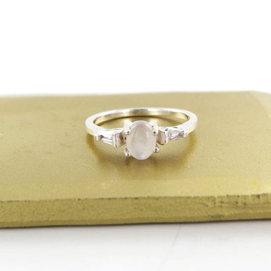 Load image into Gallery viewer, RNG STERLING SILVER MOONSTONE RING
