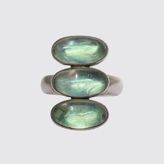 Load image into Gallery viewer, RNG Triple Apatite Glowing Oval Cabochon Ring
